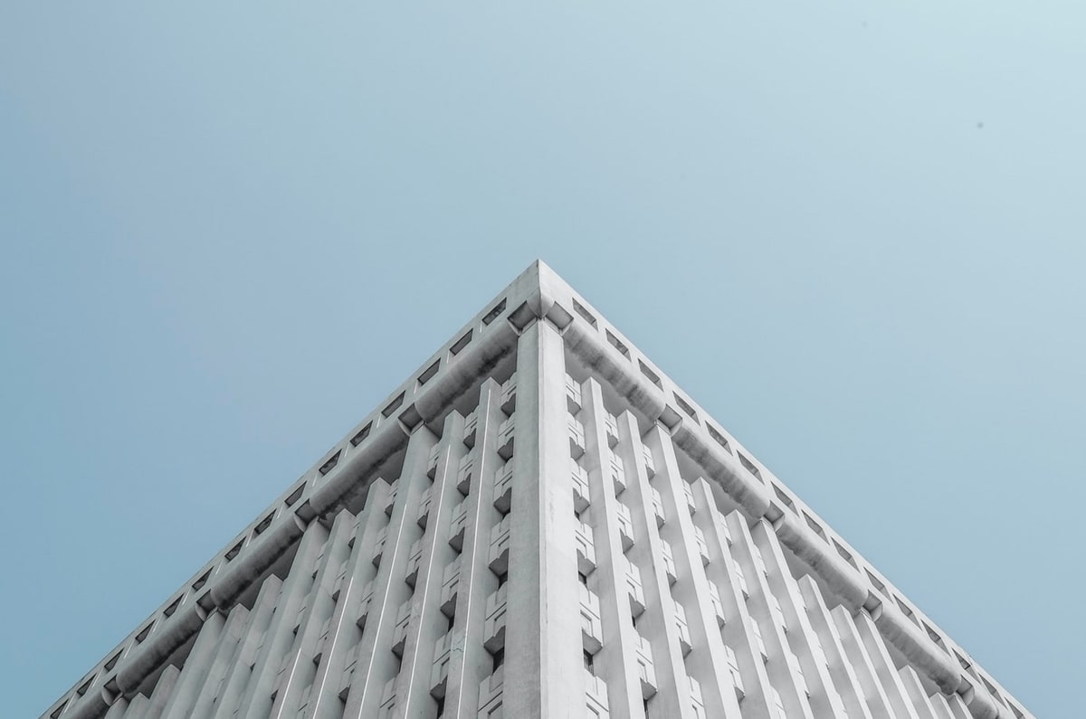 6连败夜炸锅！0分垫底，62岁穆帅怒堵裁判，欧冠神迹能否翻盘